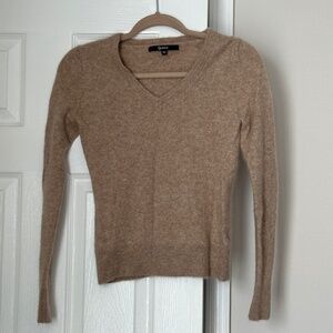 Quince Pullover 100% Cashmere V-Neck Sweater Tan Brown Extra Small Quiet Luxury